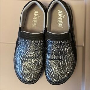 Alegria Womens Black and Silver Patterned Dress Shoes